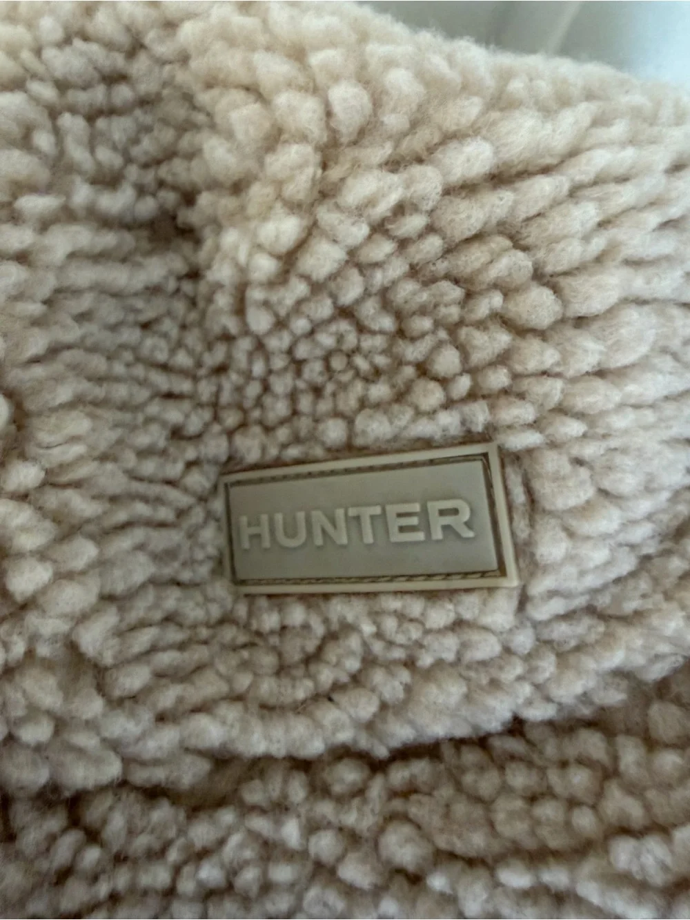 Hunter Plush Sherpa Bucket Hat in Light Beige